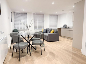 The Old Bank Apartments - FREE Parking & WIFI - Contractor Friendly